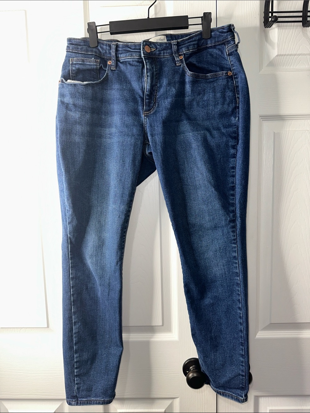 Universal Thread Women's Skinny Jeans in Dark Blue Wash